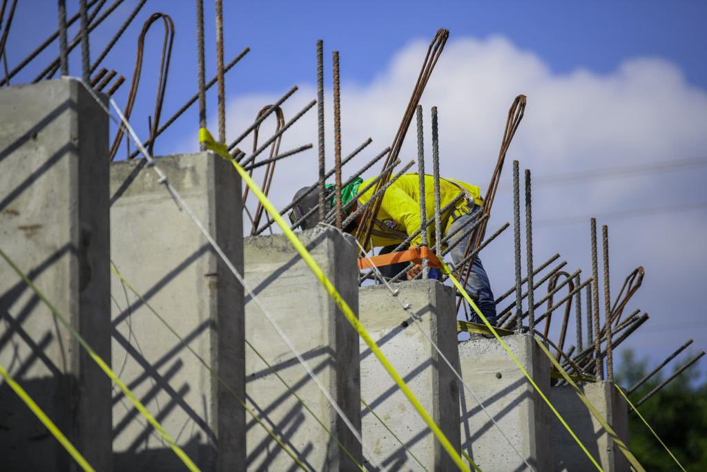 Avanza construcción de paso a desnivel en autopista a Comalapa que mejorará flujo turístico y comercial avanza-construccion-de-paso-a-desnivel-en-autopista-a-comalapa-que-mejorara-flujo-turistico-y-comercial